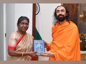 https://www.business-standard.com/content/press-releases-ani/swami-mukundananda-global-spiritual-leader-meets-president-droupadi-murmu-123041100473_1.html Swami Mukundananda meets President Draapadi Murmu