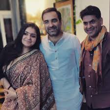 Saurabh Dwivedi Net Worth